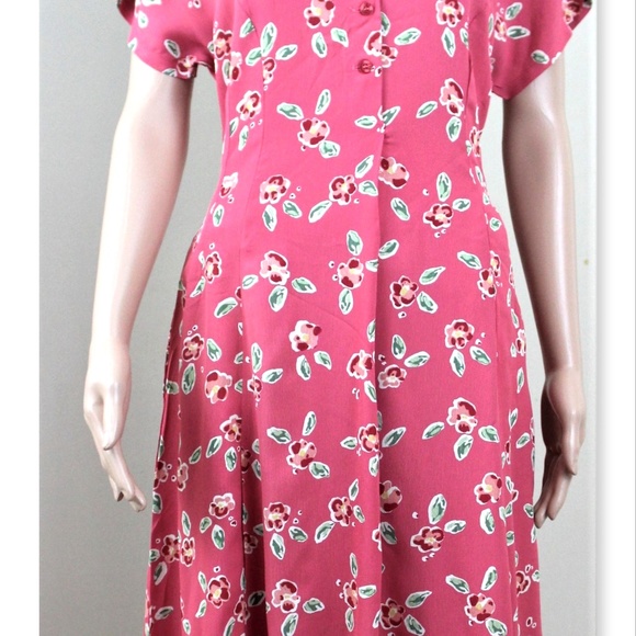 Maxi - Picture 3 of 6